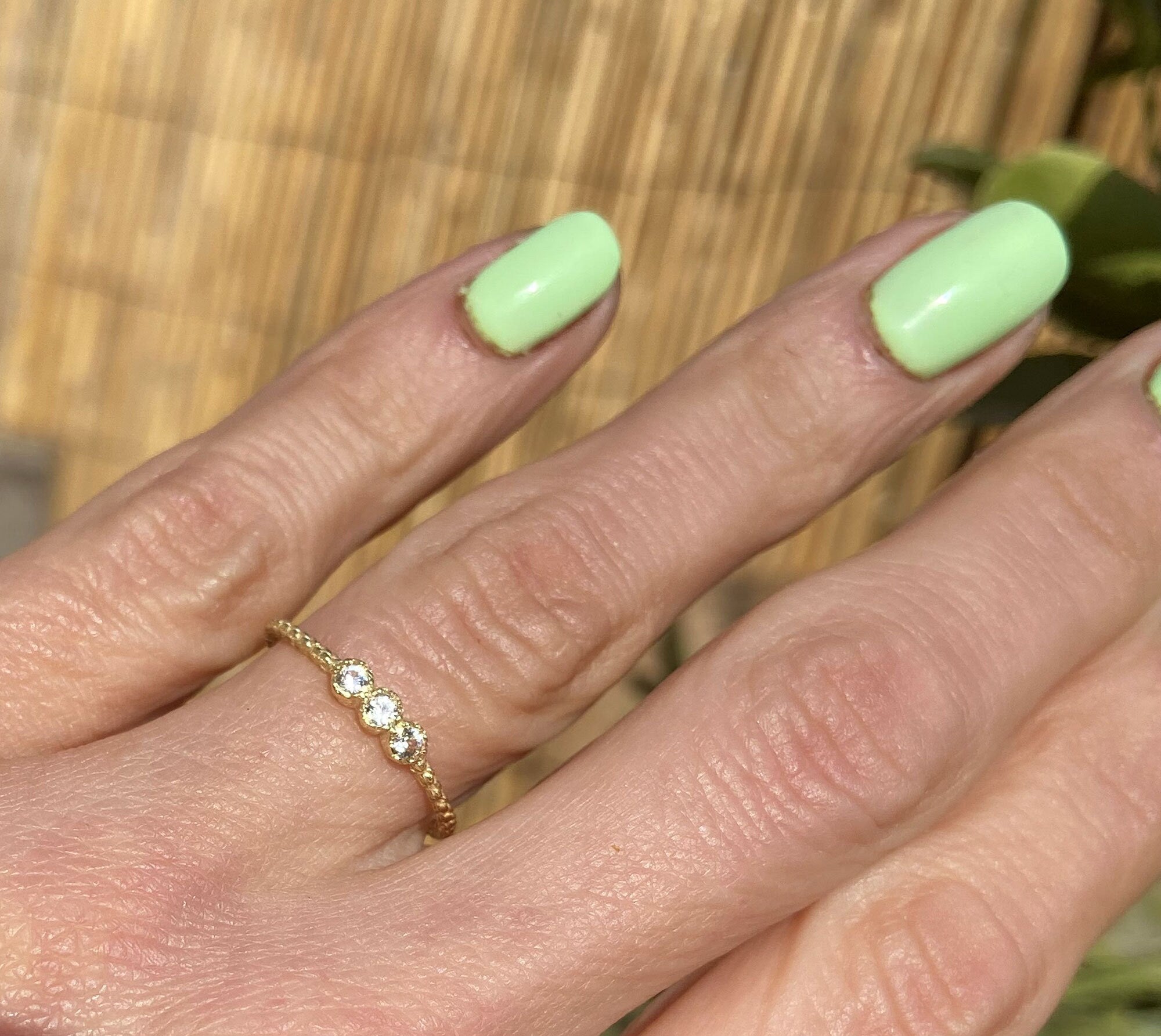 April Birthstone Round Clear Quartz Three Stone Simple Stackable Ring - H.L.Jewelry