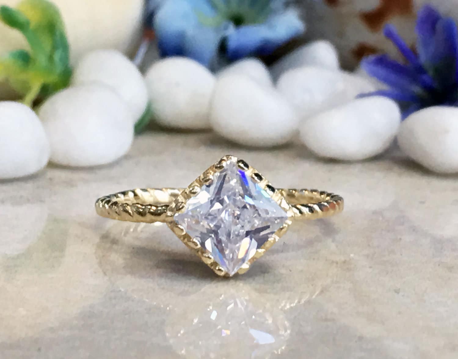 April Birthstone Square Clear Quartz Gemstone Simple Twist Band Ring - H.L.Jewelry