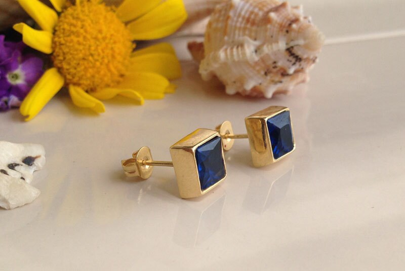 Blue Sapphire Simple Square Stud Earrings - H.L.Jewelry