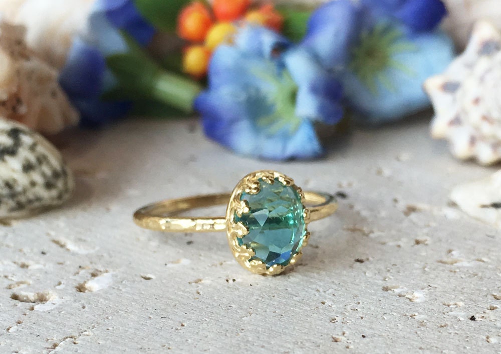 Blue Topaz Oval Crown Simple Hammered Band Ring - H.L.Jewelry