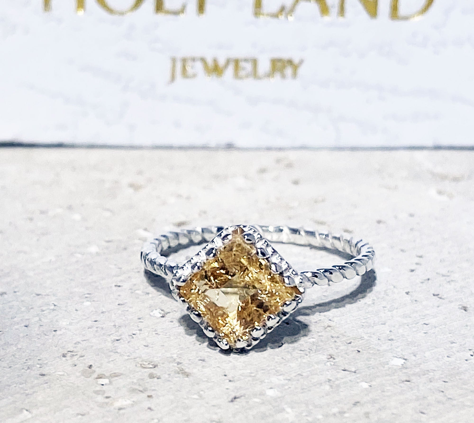 Citrine Square Crown Simple Twist Band Ring - H.L.Jewelry