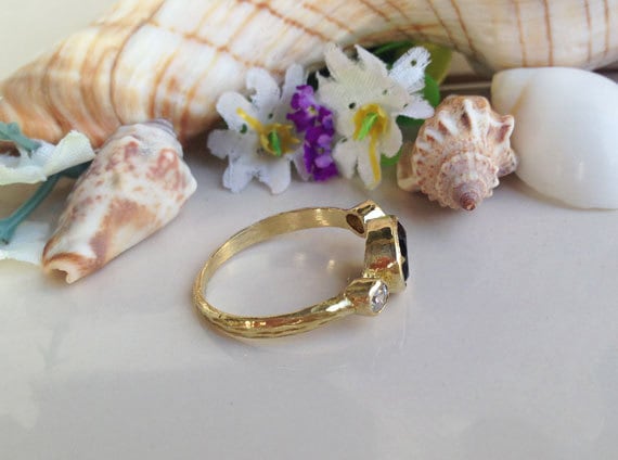 East-West Oval Black Onyx Bezel Ring with Clear Quartz Accents - H.L.Jewelry