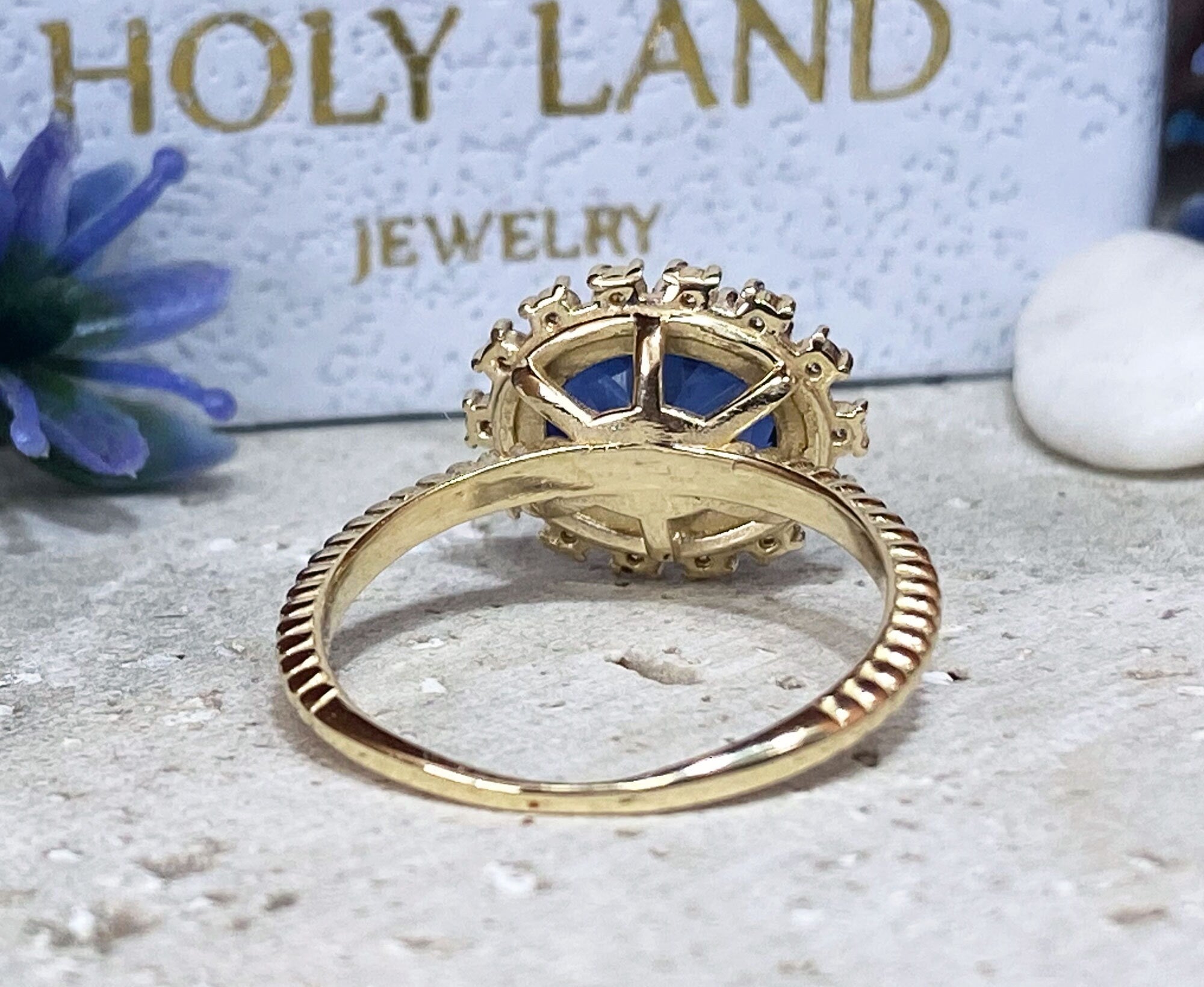 East-West Oval Blue Sapphire Ring with Clear Quartz Halo - H.L.Jewelry