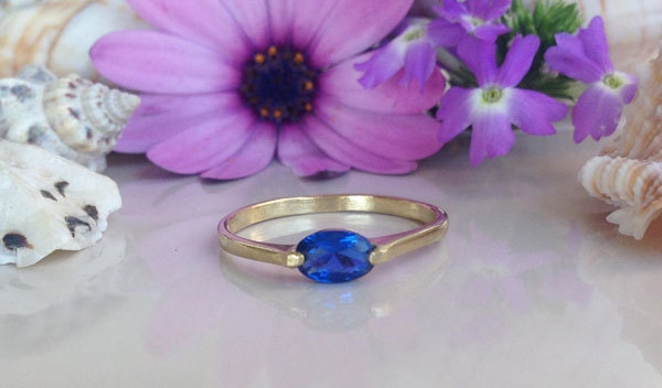 East-West Oval Blue Sapphire Stackable Simple Ring - H.L.Jewelry