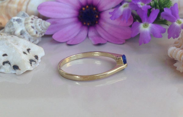 East-West Oval Blue Sapphire Stackable Simple Ring - H.L.Jewelry