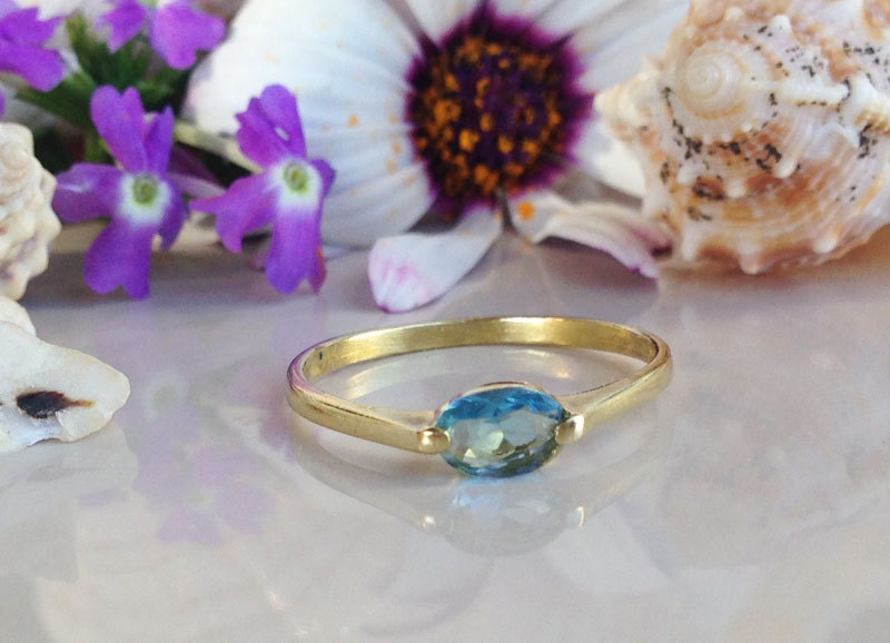 East-West Oval Blue Topaz Simple Stackable Ring - H.L.Jewelry