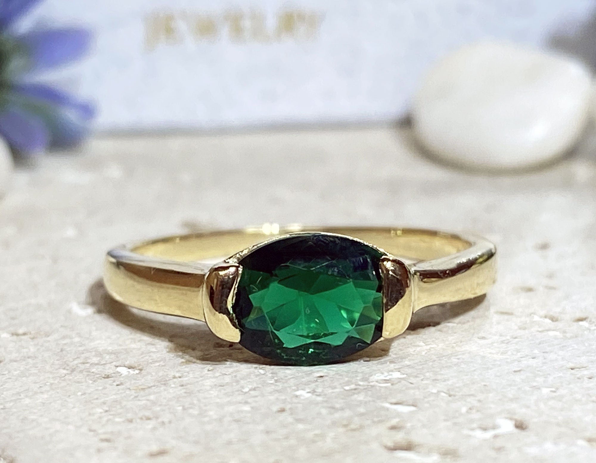 East-West Oval Emerald Gemstone Simple Stacking Ring - H.L.Jewelry