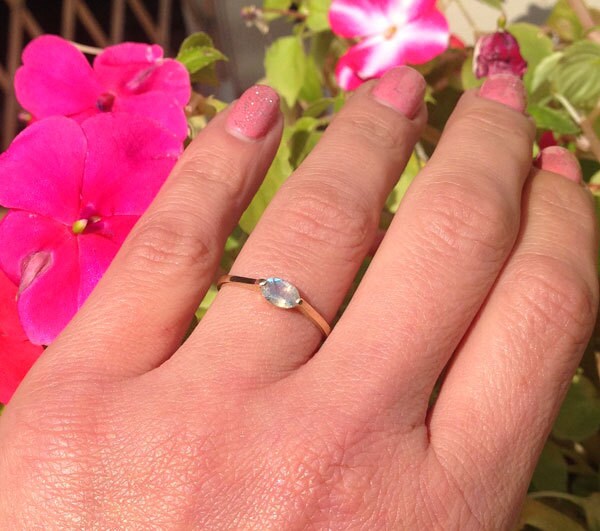 East-West Oval Labradorite Simple Stacking Ring - H.L.Jewelry