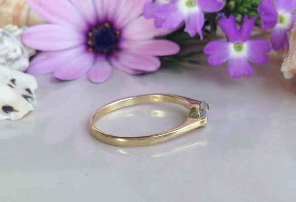 East-West Oval Labradorite Simple Stacking Ring - H.L.Jewelry