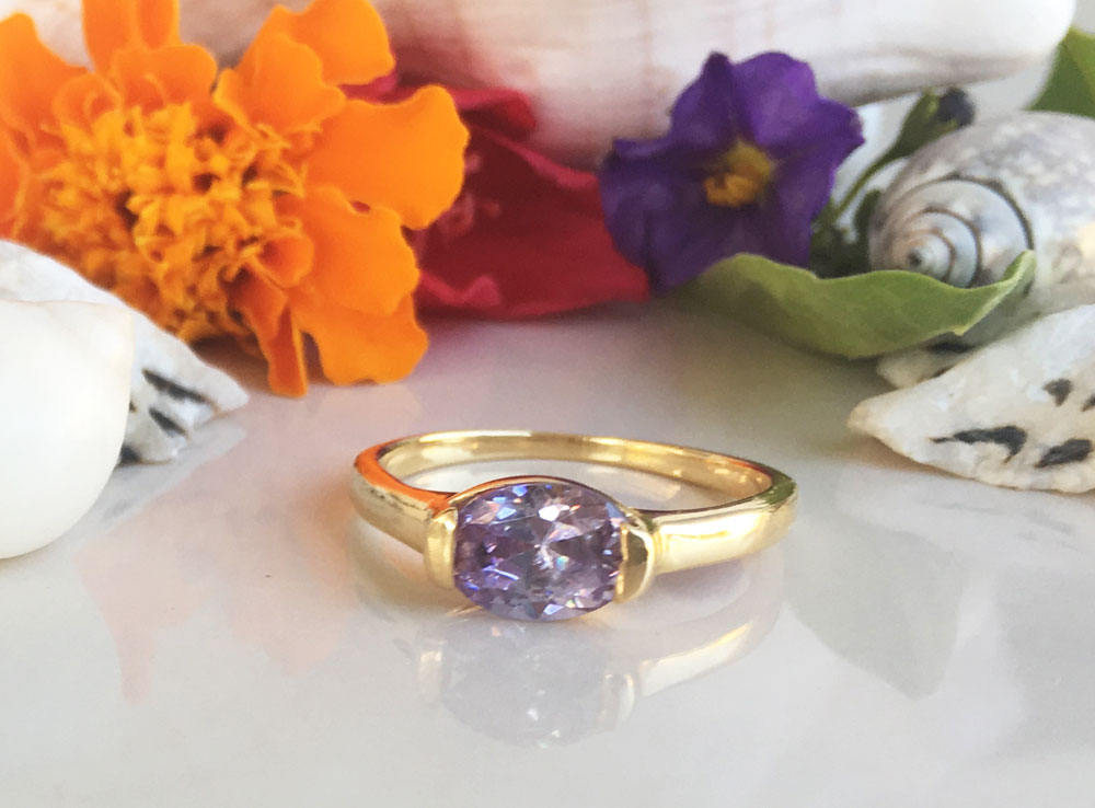 East-West Oval Lavender Amethyst Simple Stacking Ring - H.L.Jewelry