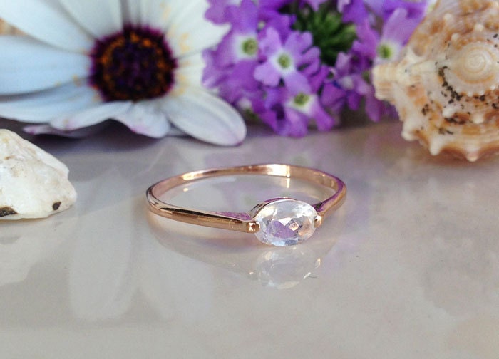 East-West Oval Rainbow Moonstone Simple Stackable Ring - H.L.Jewelry