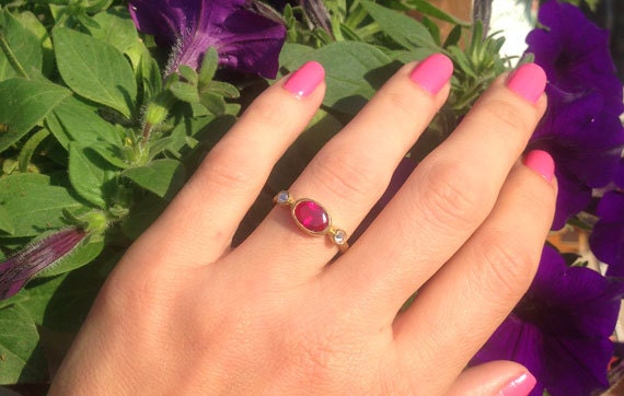 East-West Oval Ruby Bezel Ring with Clear Quartz Accents - H.L.Jewelry