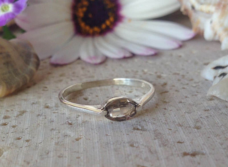 East-West Oval Smoky Quartz Simple Stackable Ring - H.L.Jewelry