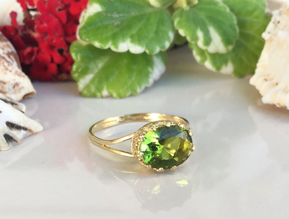 East-West Peridot Double Band Vintage Oval Crown Ring - H.L.Jewelry