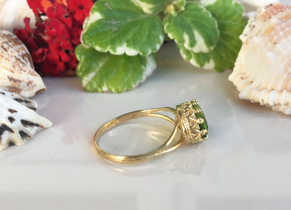 East-West Peridot Double Band Vintage Oval Crown Ring - H.L.Jewelry