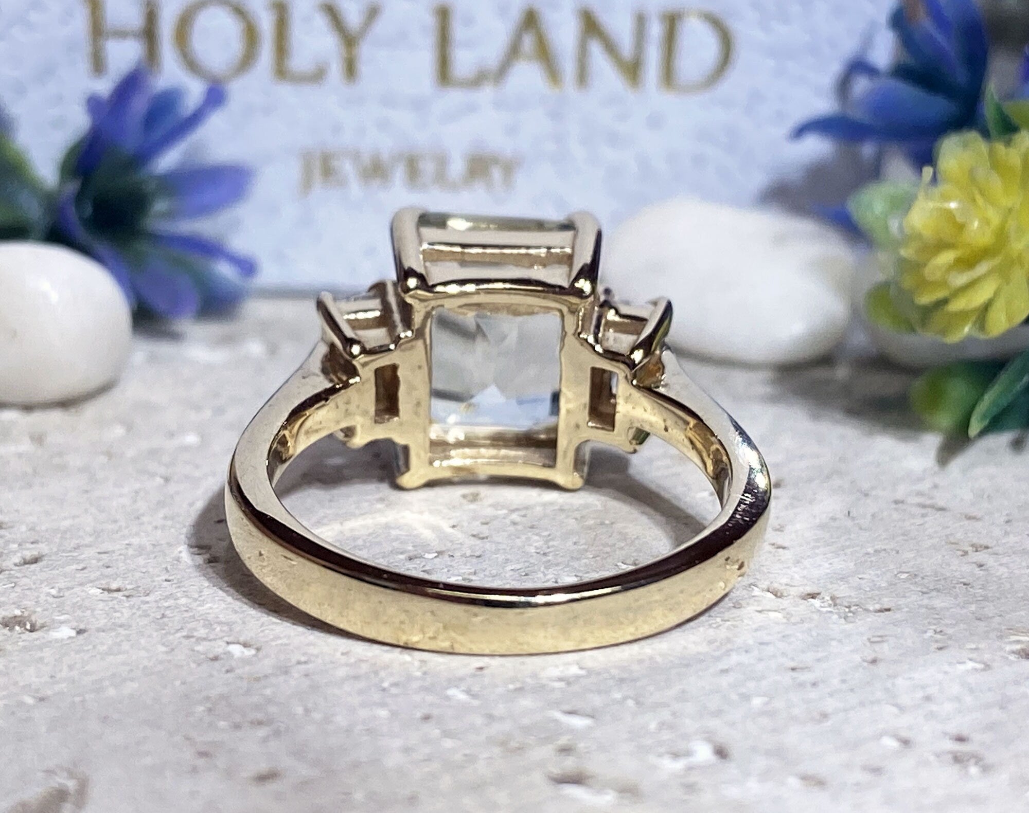 Emerald-Cut Green Amethyst Statement Ring with Clear Quartz Accents - H.L.Jewelry