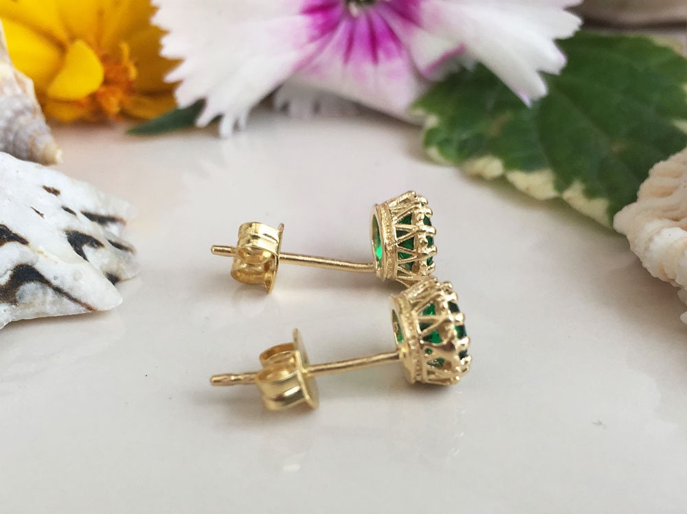 Emerald Earrings - May Birthstone Jewelry - Small Round Stud Earrings with Emerald Gemstones - H.L.Jewelry