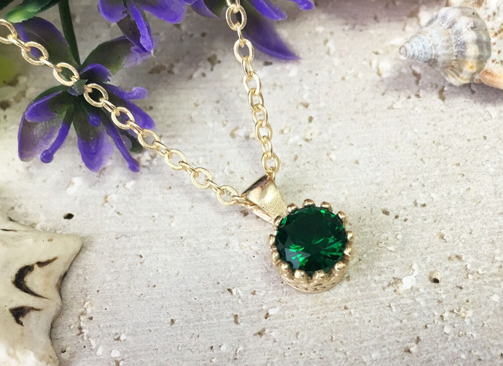 Emerald Necklace - May Birthstone - Round Emerald Gemstone Delicate Chain Necklace - H.L.Jewelry