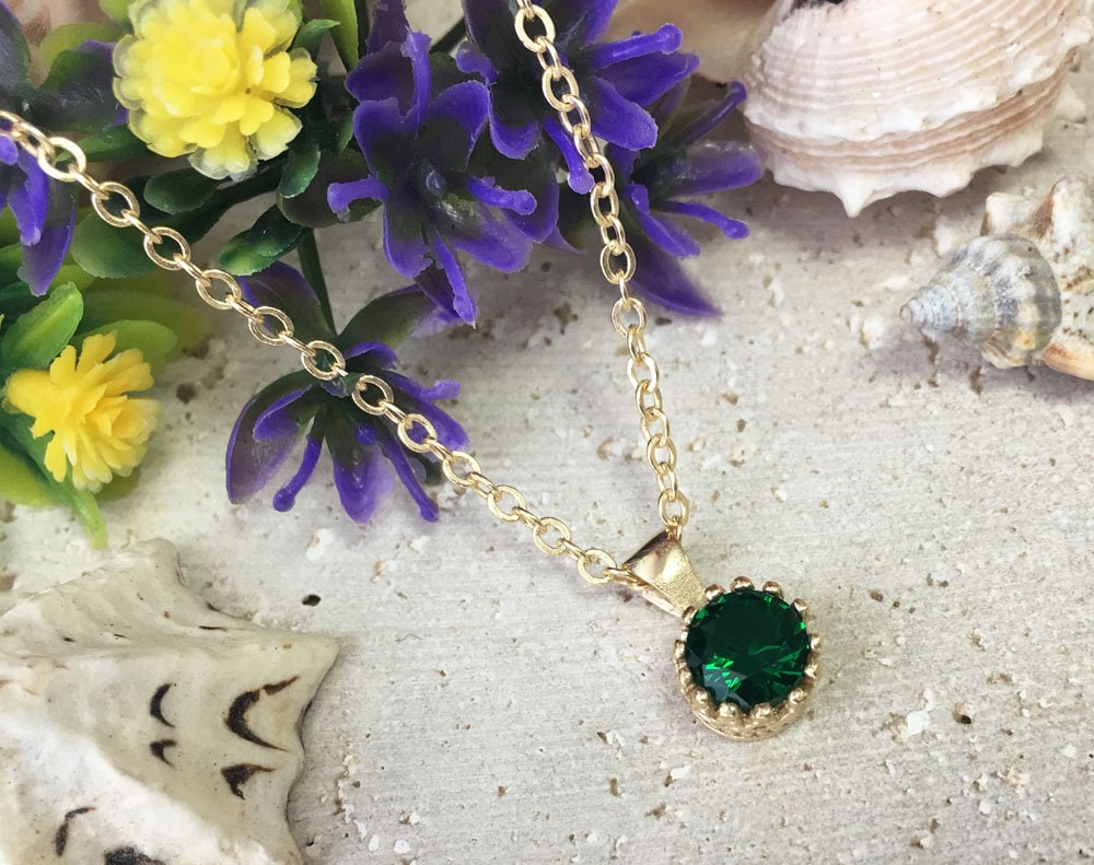 Emerald Necklace - May Birthstone - Round Emerald Gemstone Delicate Chain Necklace - H.L.Jewelry