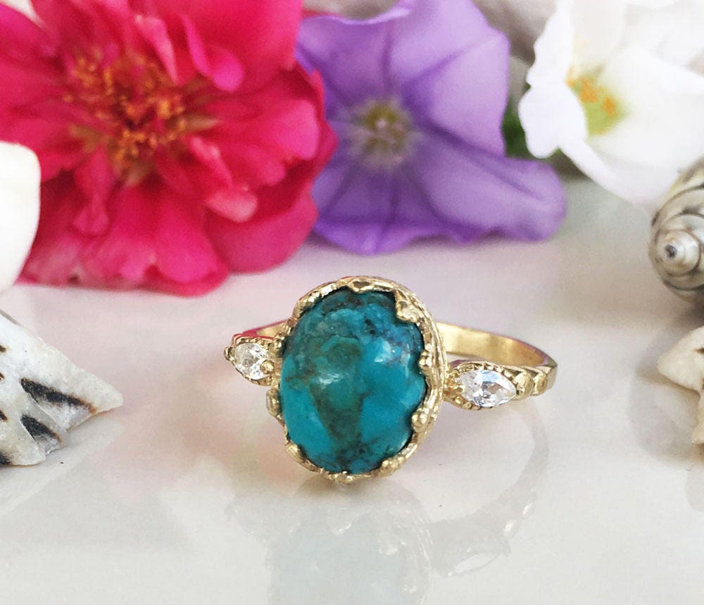Green Turquoise Vintage Oval Crown Ring with Clear Quartz Accents - H.L.Jewelry