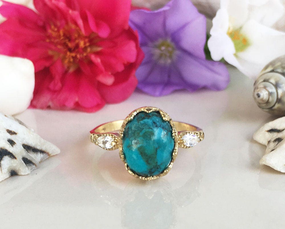 Green Turquoise Vintage Oval Crown Ring with Clear Quartz Accents - H.L.Jewelry