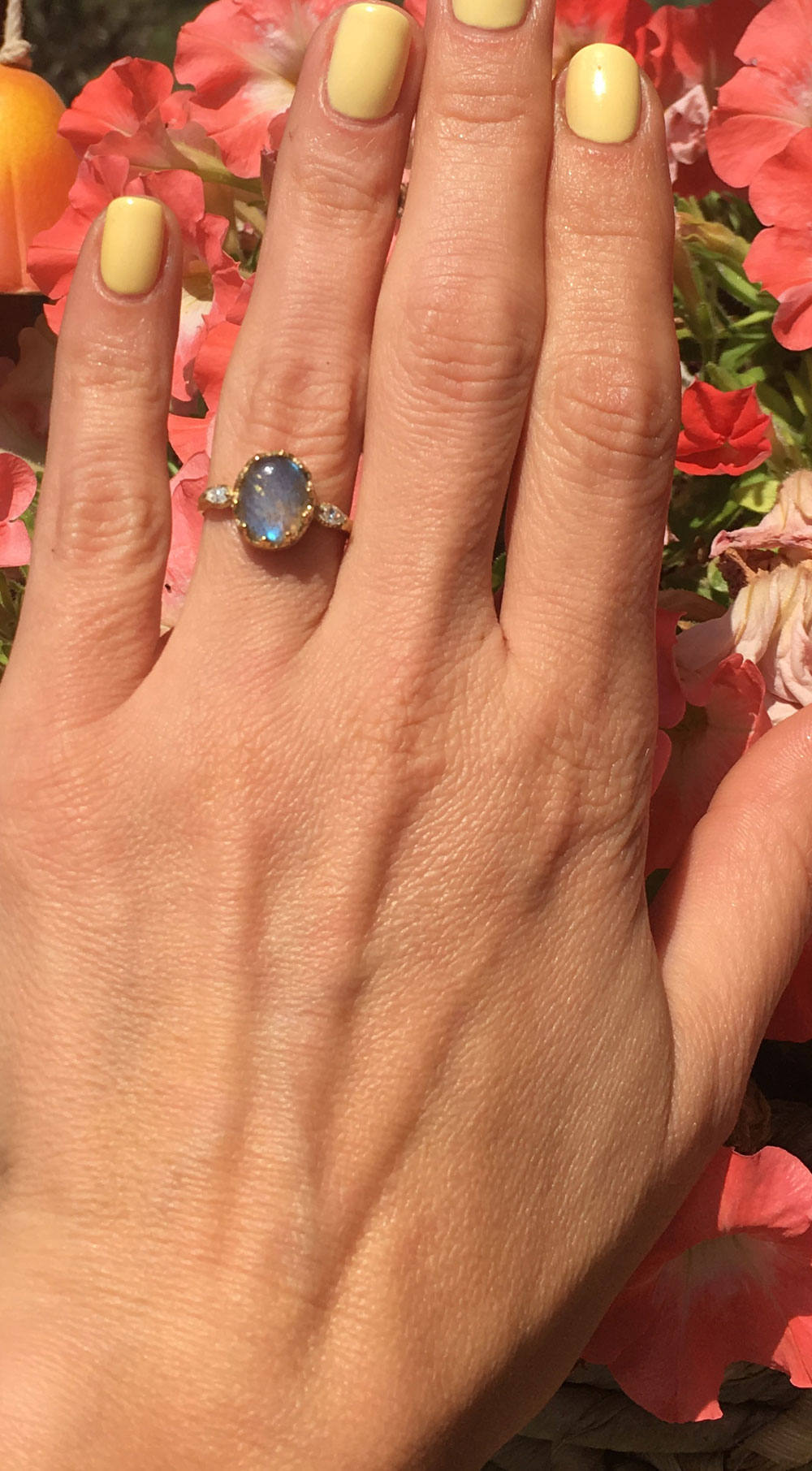 Labradorite Vintage Oval Crown Ring with Clear Quartz Accents - H.L.Jewelry