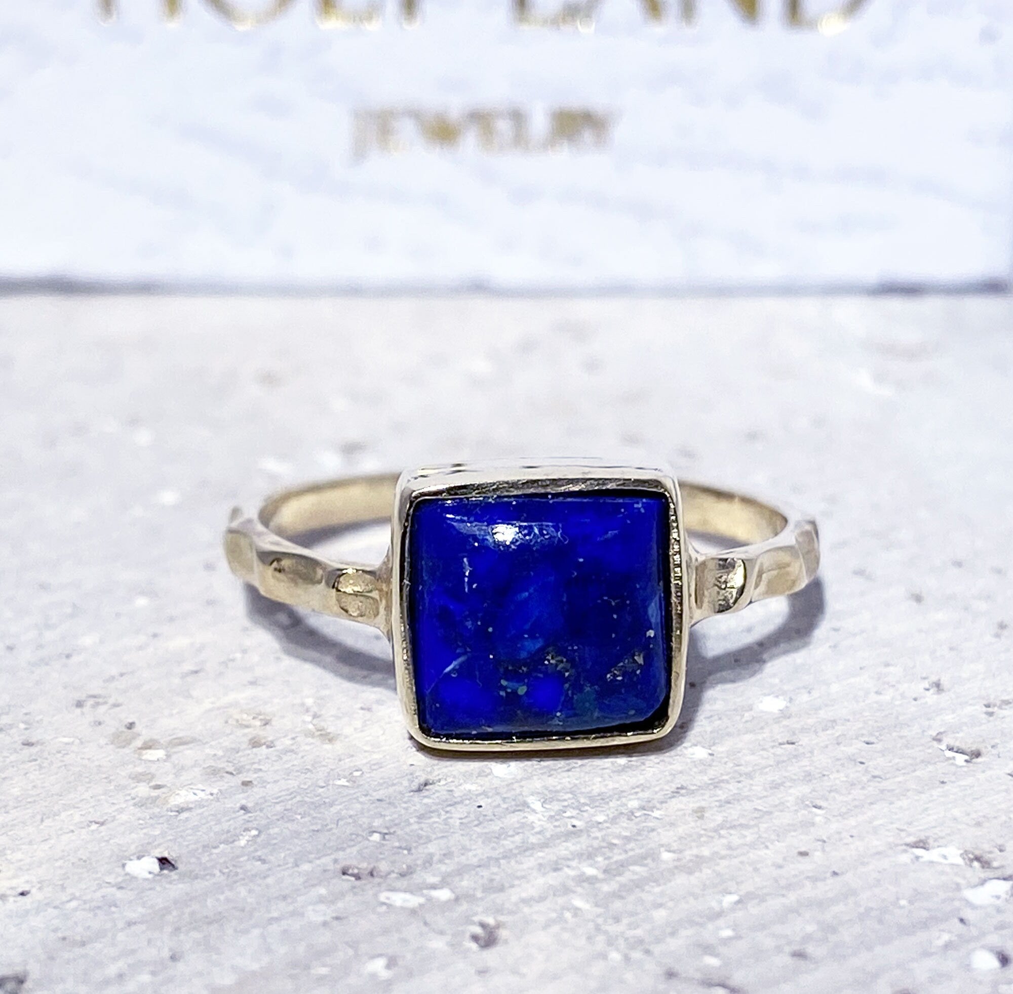 Lapis Lazuli Square Stone Simple Hammered Band Ring - H.L.Jewelry