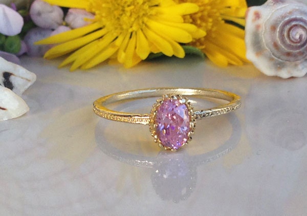 October Birthstone Oval Rose Quartz Simple Hammered Band Ring - H.L.Jewelry