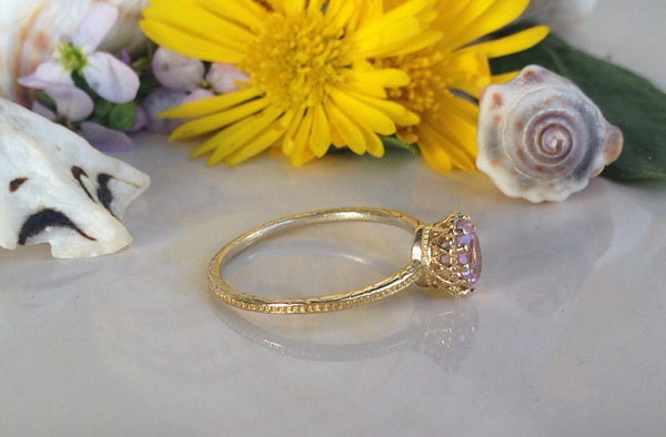 October Birthstone Oval Rose Quartz Simple Hammered Band Ring - H.L.Jewelry