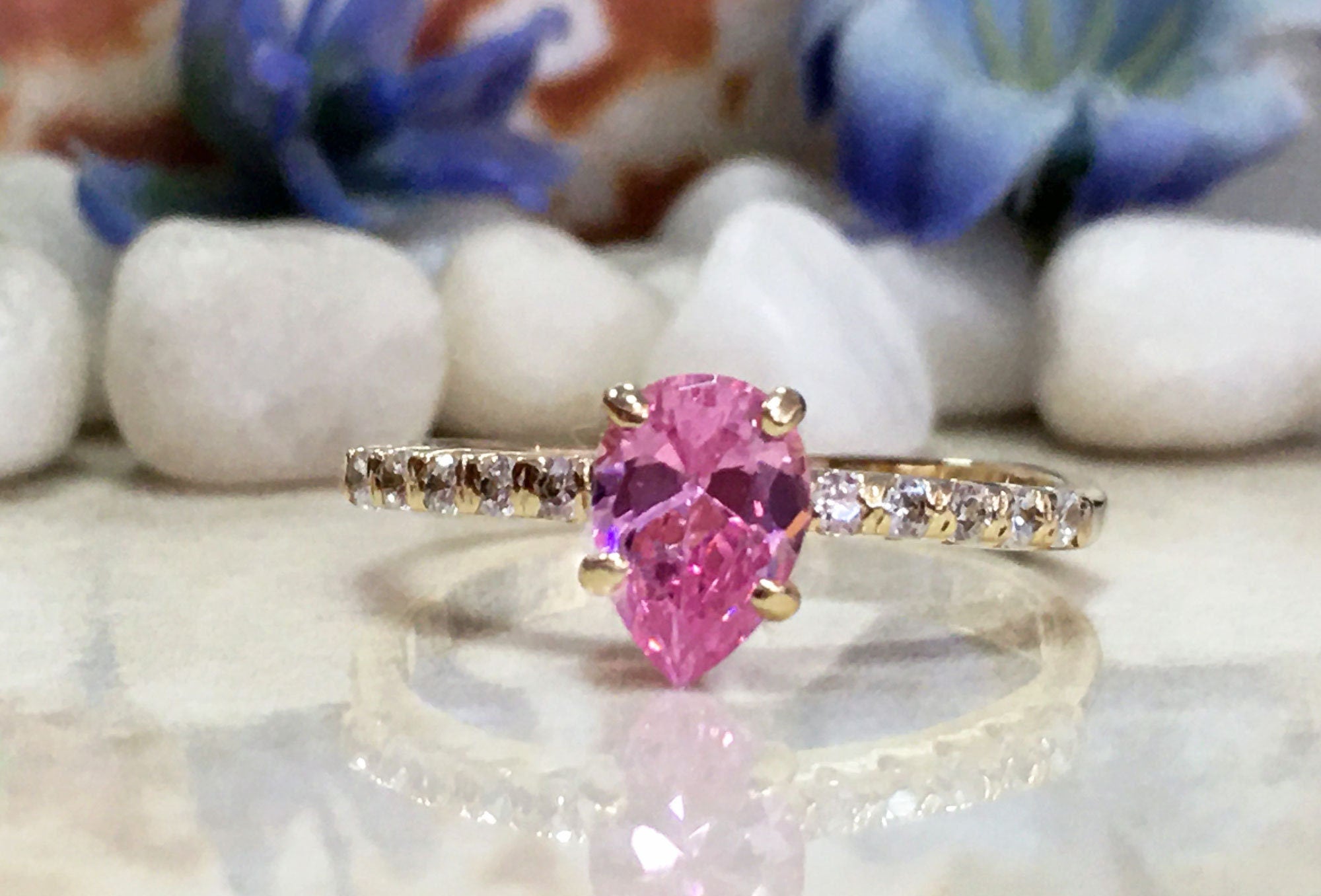 October Birthstone Pear-Shaped Rose Quartz Ring with Clear Quartz Accents - H.L.Jewelry
