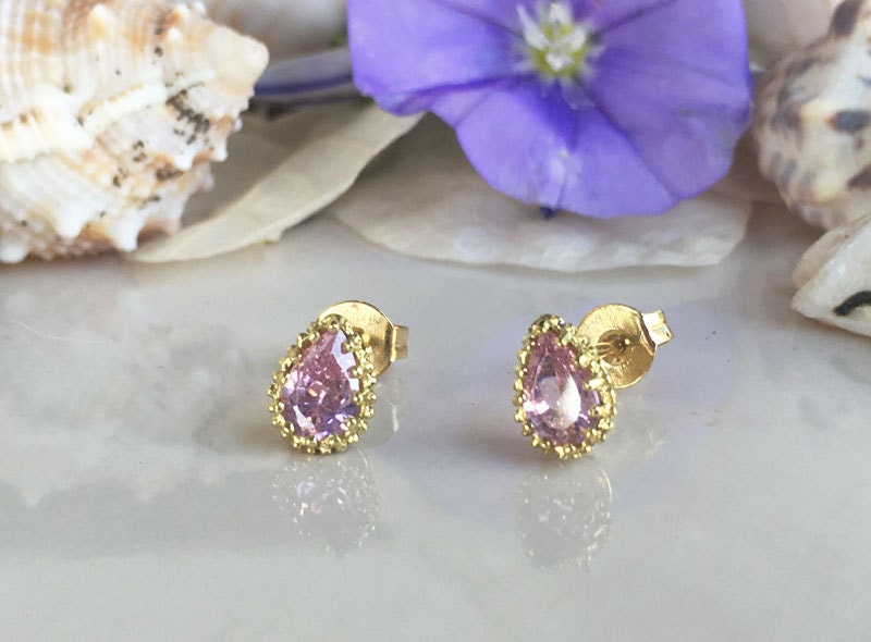 October Birthstone Pear-Shaped Rose Quartz Simple Stud Earrings - H.L.Jewelry
