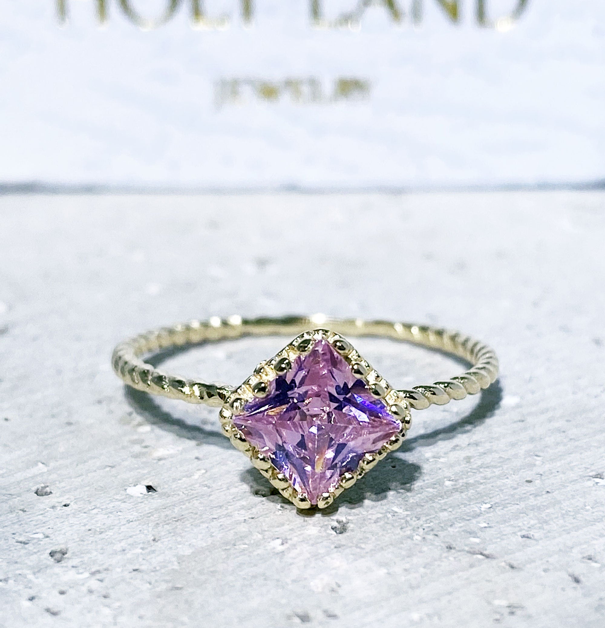 October Birthstone Rose Quartz Square Crown Simple Twist Band Ring - H.L.Jewelry