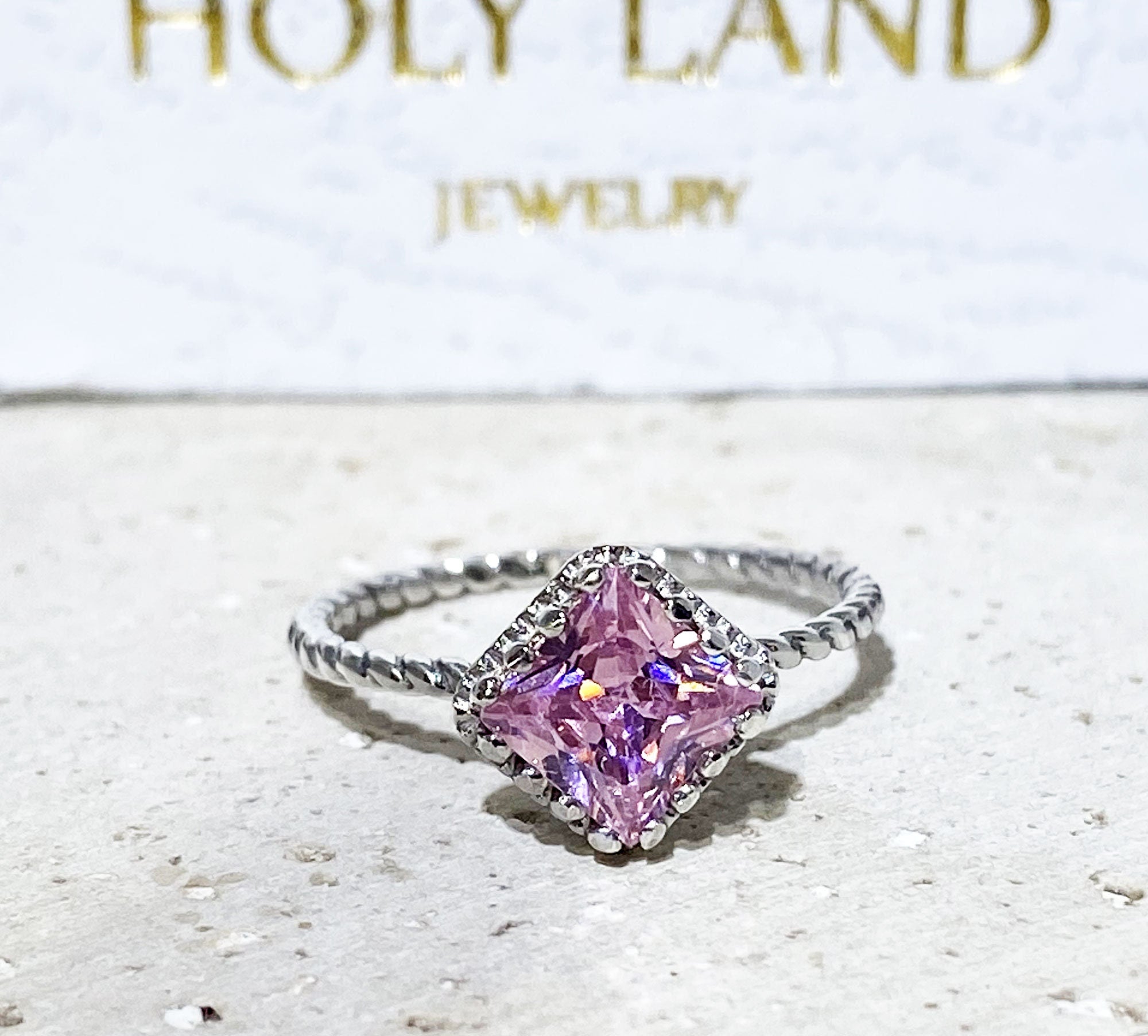 October Birthstone Rose Quartz Square Crown Simple Twist Band Ring - H.L.Jewelry