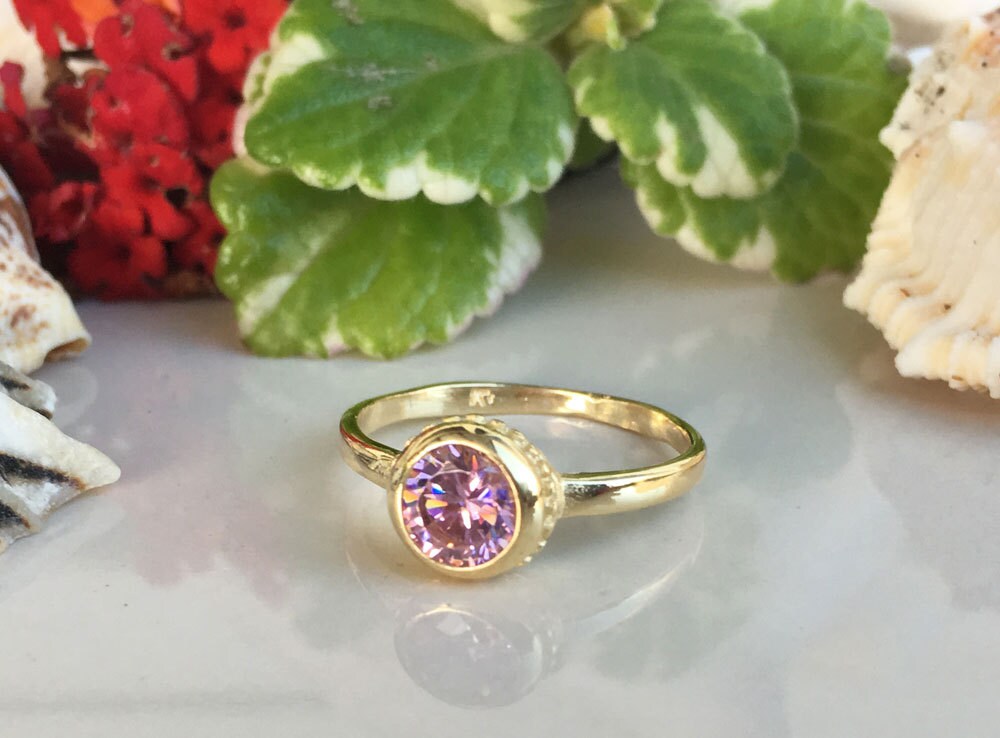 October Birthstone Round Rose Quartz Simple Bezel Ring - H.L.Jewelry