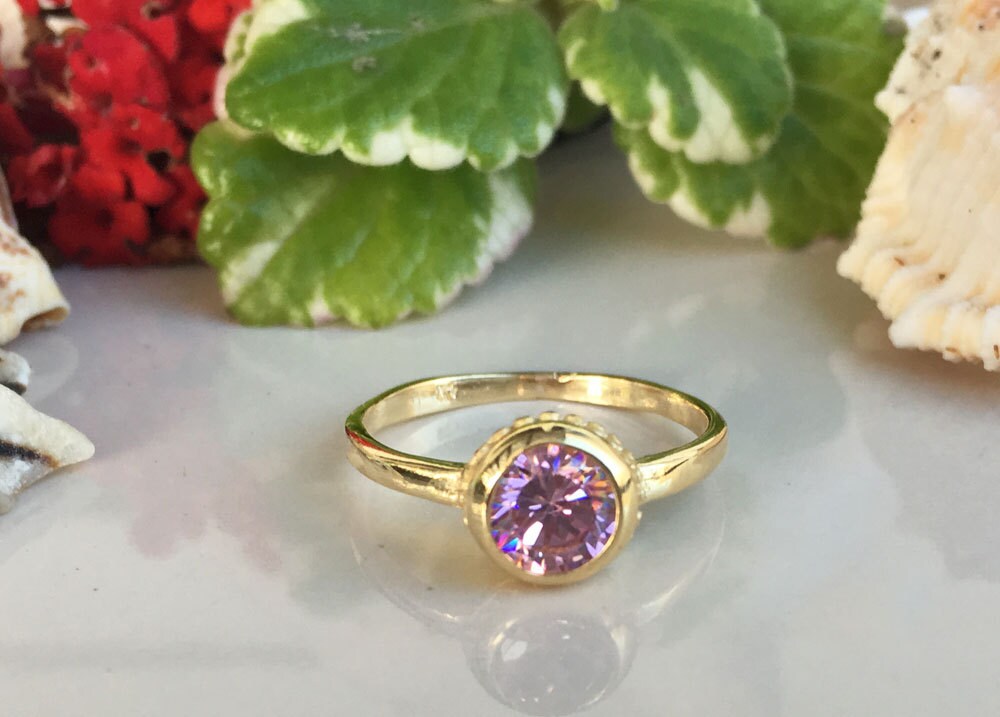 October Birthstone Round Rose Quartz Simple Bezel Ring - H.L.Jewelry