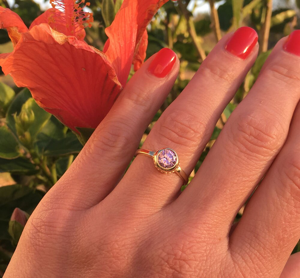 October Birthstone Round Rose Quartz Simple Bezel Ring - H.L.Jewelry