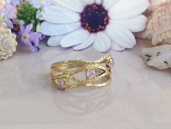 October Birthstone Round Rose Quartz Three-Stone Hammered Band Ring - H.L.Jewelry