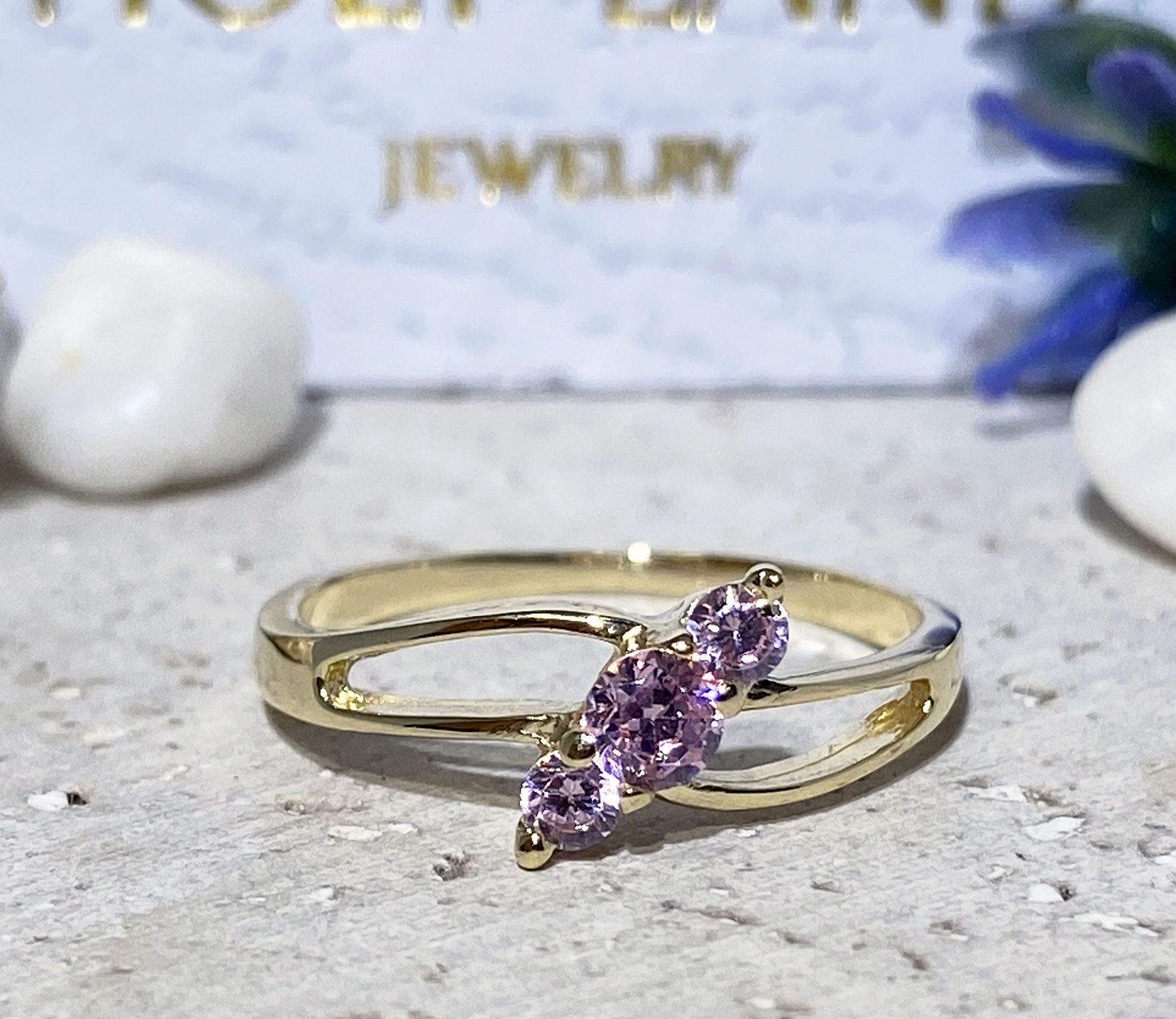 October Birthstone Round Rose Quartz Three-Stone Simple Ring - H.L.Jewelry