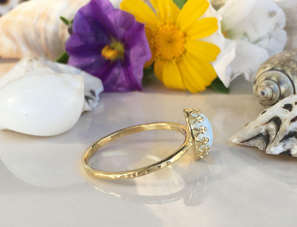 Opalite Oval Crown Simple Hammered Band Ring - H.L.Jewelry