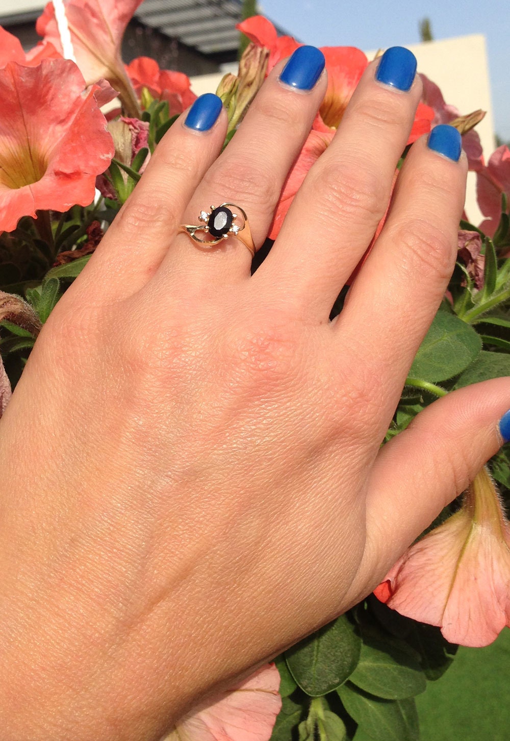 Oval Black Onyx Delicate Ring with Clear Quartz Accents - H.L.Jewelry