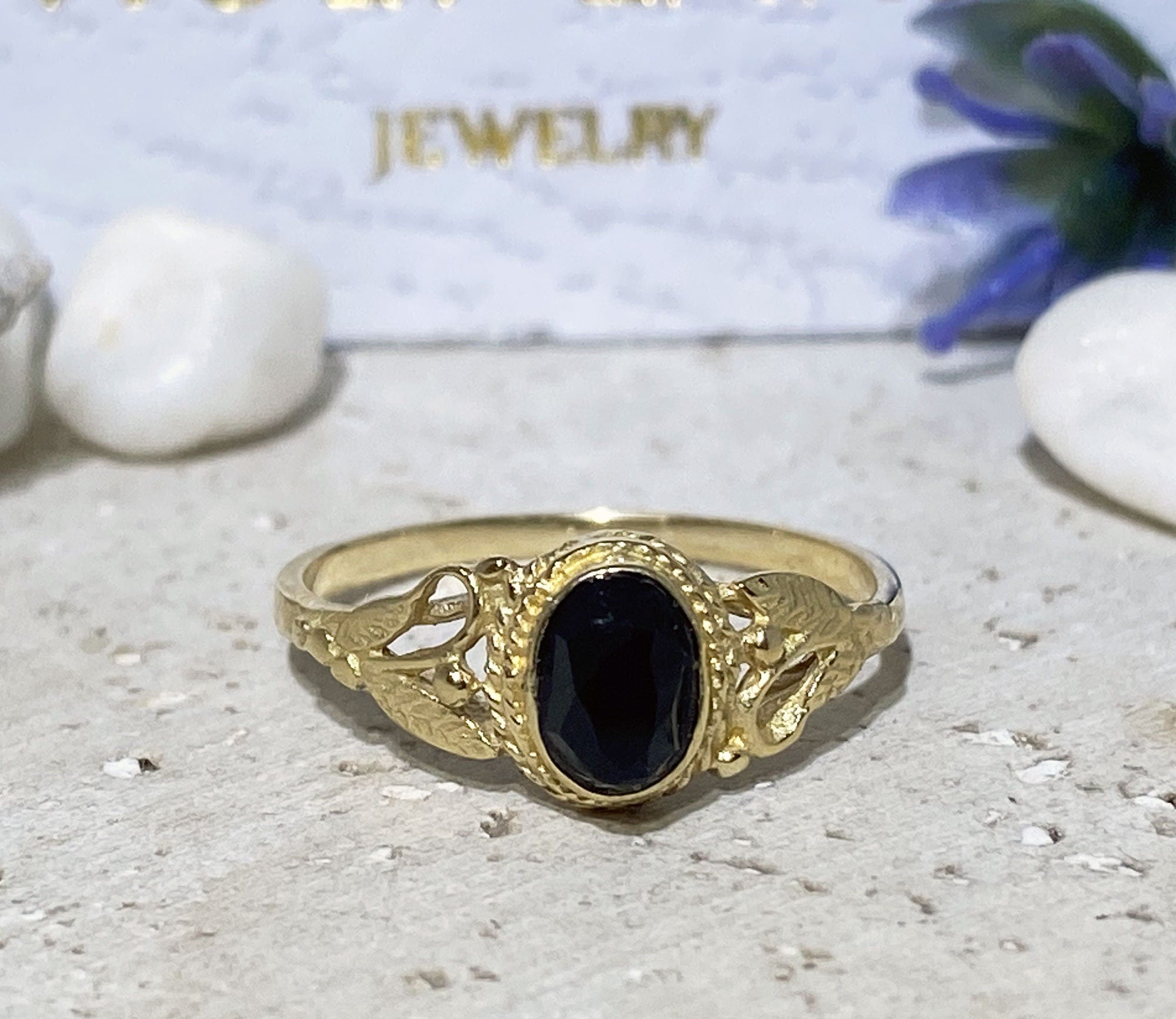 Oval Black Onyx Simple Leaves Ring - H.L.Jewelry