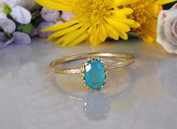 Oval Blue Chalcedony Simple Hammered Band Ring - H.L.Jewelry
