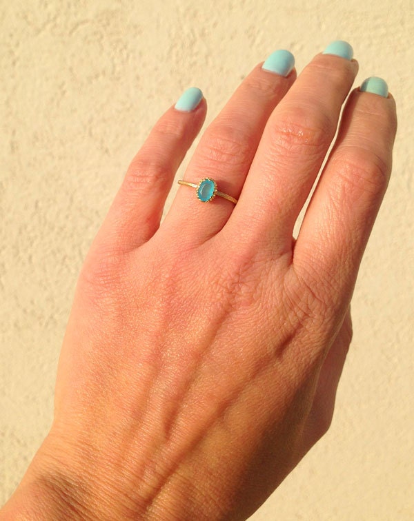 Oval Blue Chalcedony Simple Hammered Band Ring - H.L.Jewelry