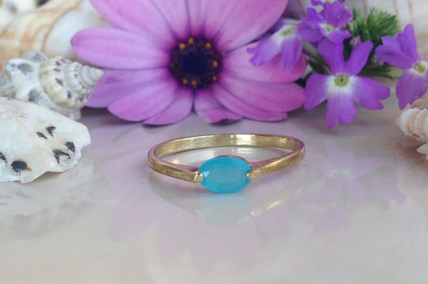 Oval Blue Chalcedony Simple Stackable Ring - H.L.Jewelry