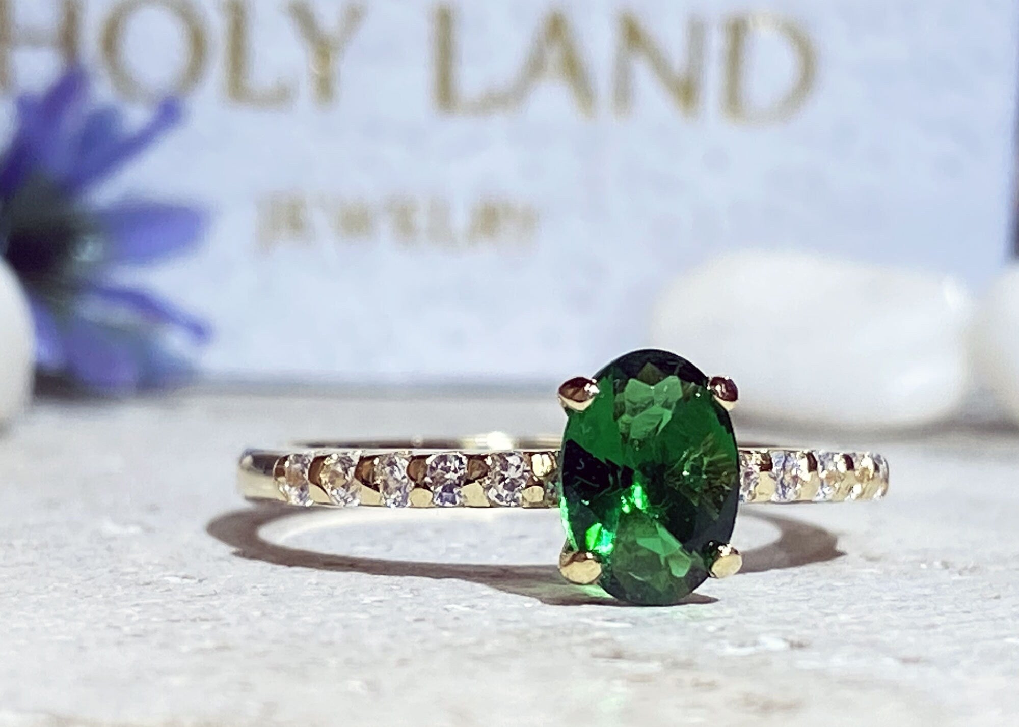 Oval Emerald Gemstone Delicate Ring with Clear Quartz Accents - H.L.Jewelry