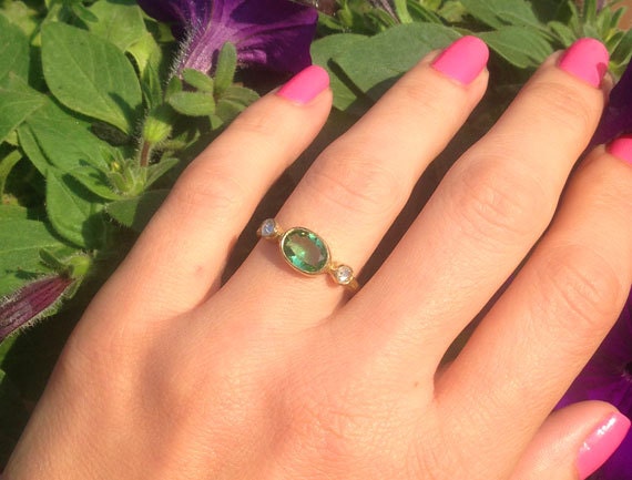 Oval Green Sapphire Bezel Ring with Clear Quartz Accents - H.L.Jewelry