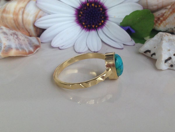 Oval Green Turquoise Hammered Band Simple Bezel Ring - H.L.Jewelry