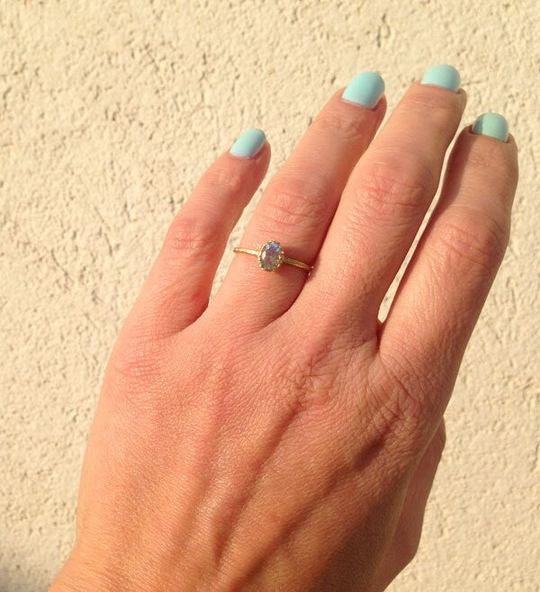 Oval Labradorite Simple Hammered Band Ring - H.L.Jewelry