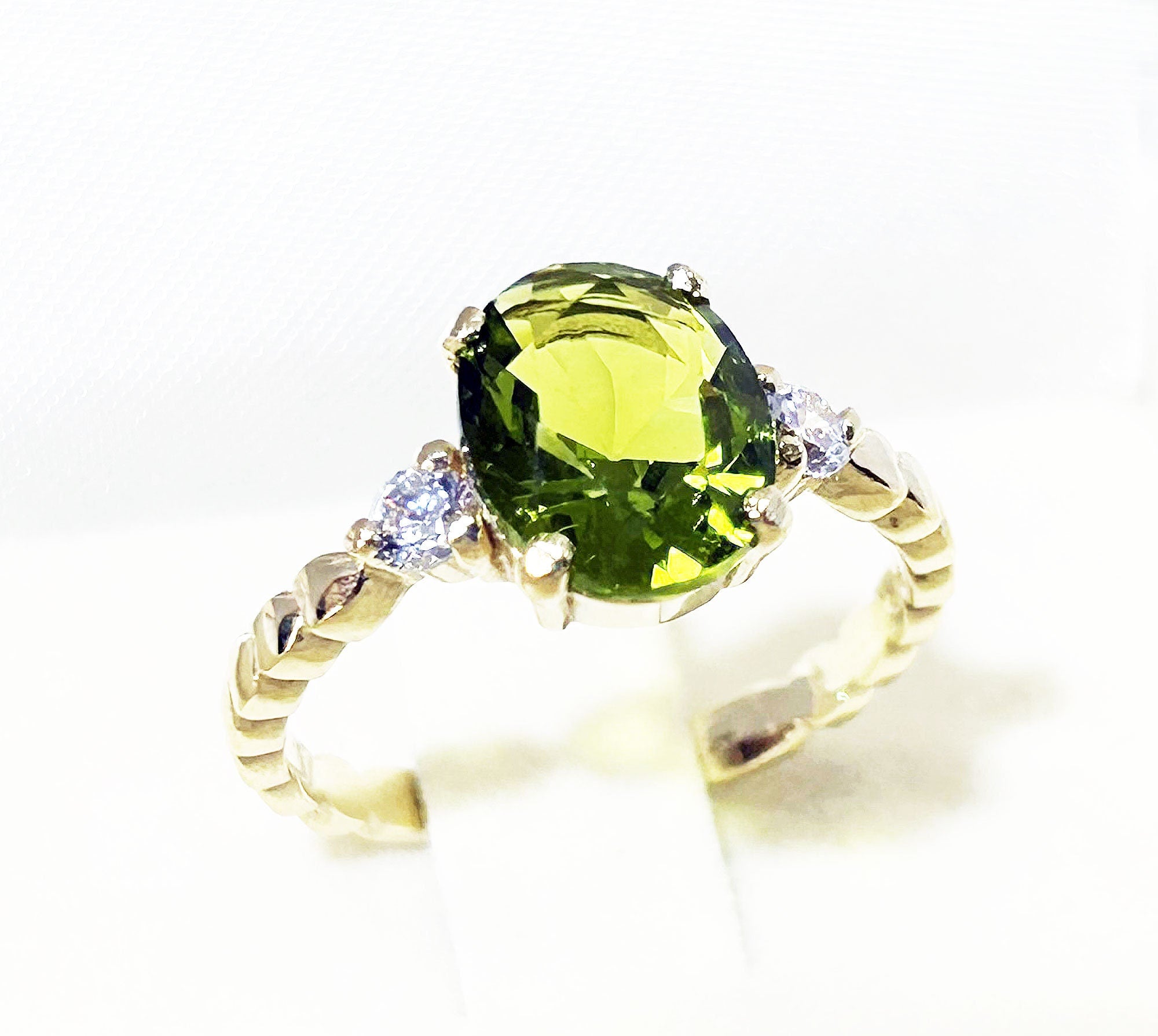 Oval Peridot Gemstone Ring with Clear Quartz Accents - H.L.Jewelry