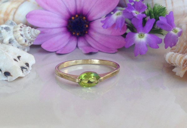 Oval Peridot Simple Stackable Ring - H.L.Jewelry